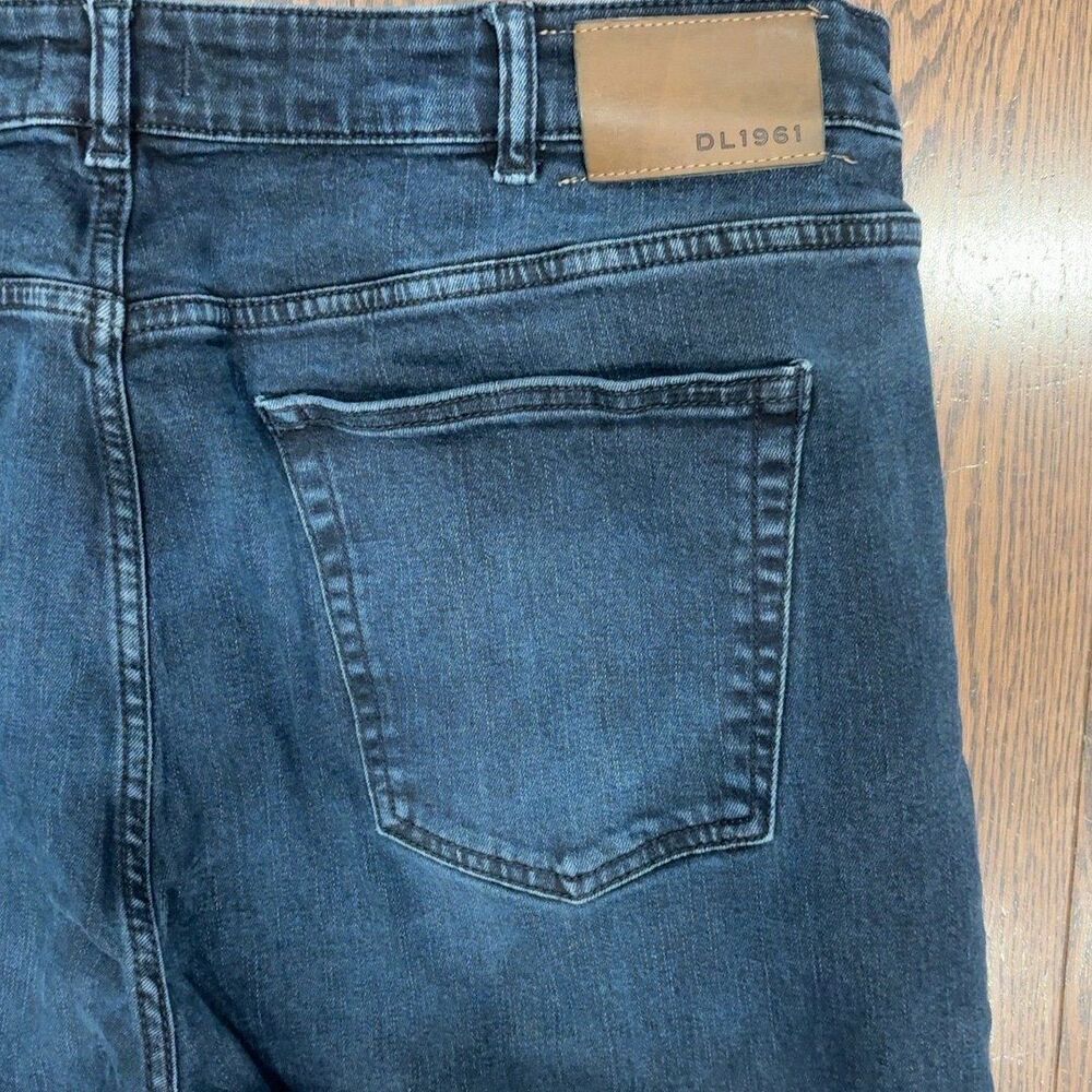 {DL1961} Avery Modern Straight jeans, 42x34 - Picture 4 of 4